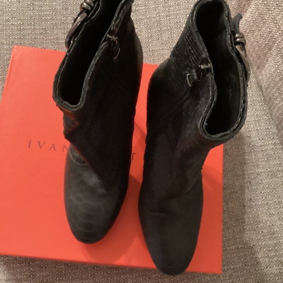 Via Spiga Booties - Picture 3 of 6